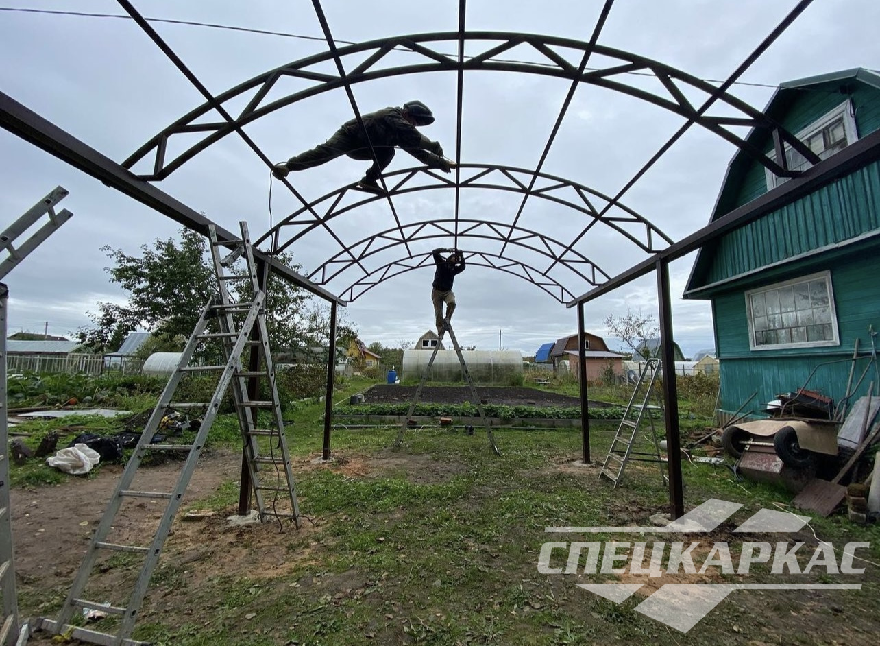 Простой навес для машины из поликарбоната №90 - с доставкой и установкой в  Москве